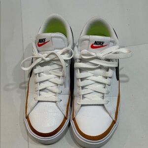 Nike White and Brown and black Women's Sneakers size 6